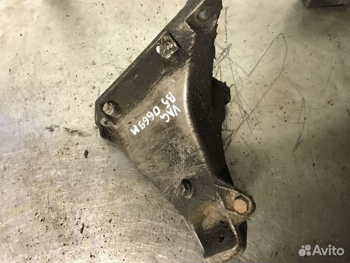 Опора кронштейн двс Vw passat b5 audi a6 c5