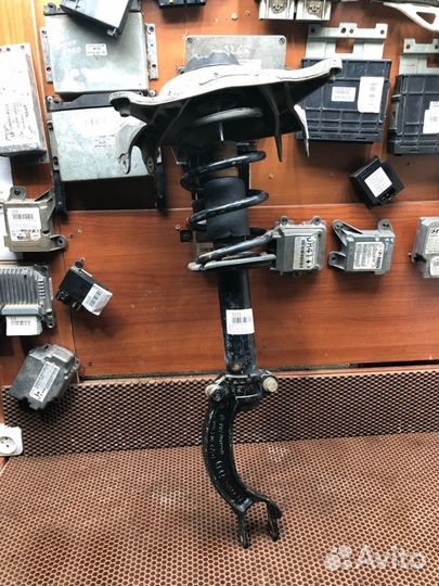 Стойка в сборе передняя левая Audi A4