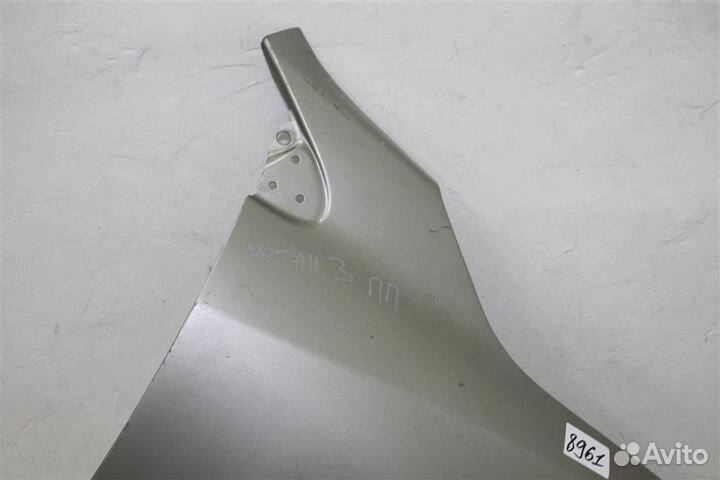 Крыло переднее правое Renault Megane 3