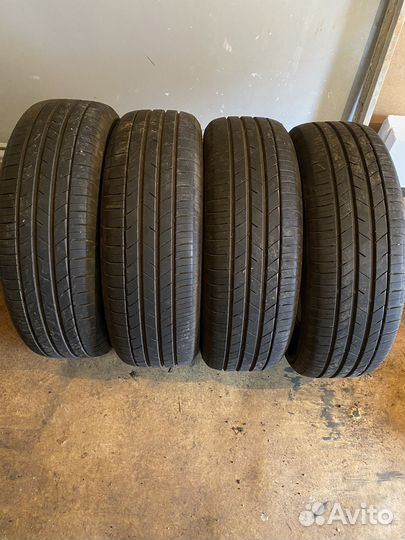 Kumho Ecsta HS52 225/60 R17