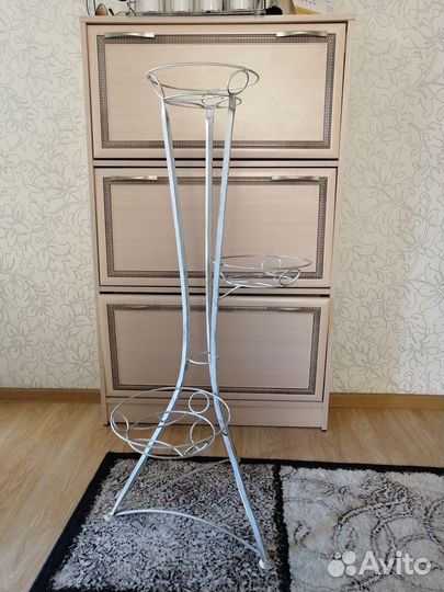 Подставка для цветов напольная металлическая