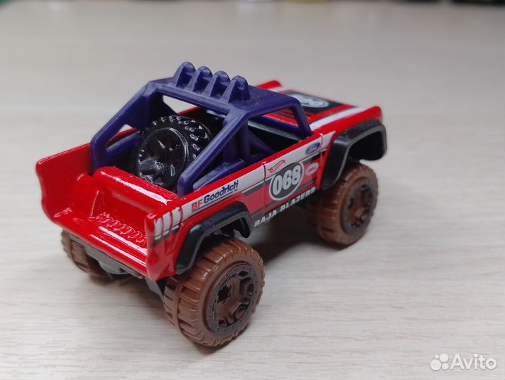 HotWheels. Ford Bronco (2021 - н.в.) красный