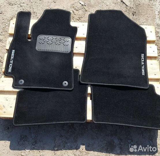 Автомобильные коврики ворсовые