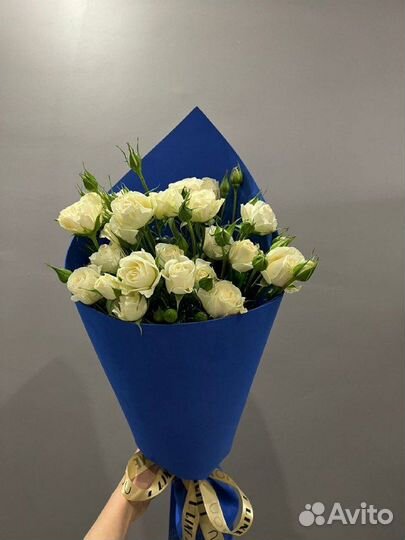 Монобукет из кустовых розочек