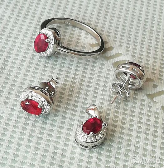 Серьги, кольцо р.17,0, кулон серебро рубин С395