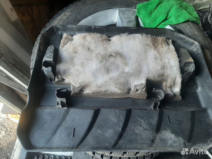 Крышка двигателя джили эмгранд х7