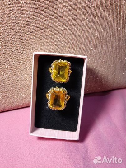 Перстень женский