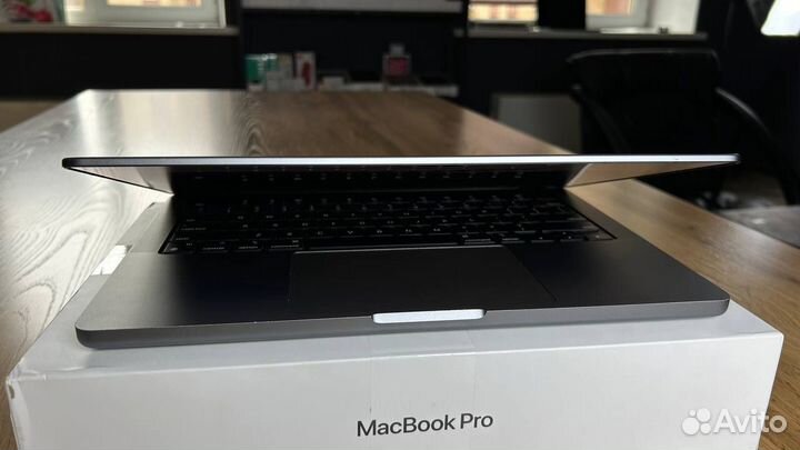 MacBook Pro 14 2021 M1 pro