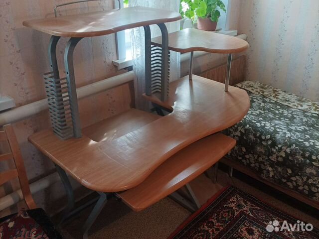 Компьютерный стол