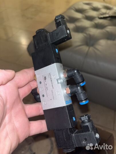 Пневмораспределитель festo vuvs-L20-B52-D-G18-F7