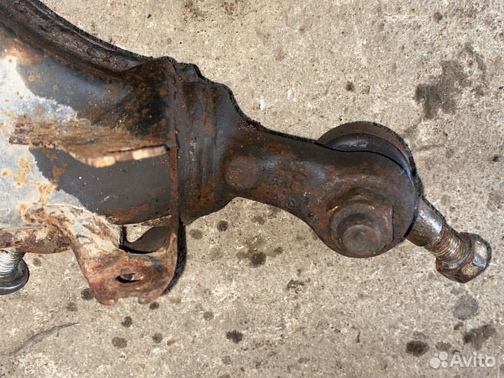 Рычаг передний правый нижний Mercedes W210