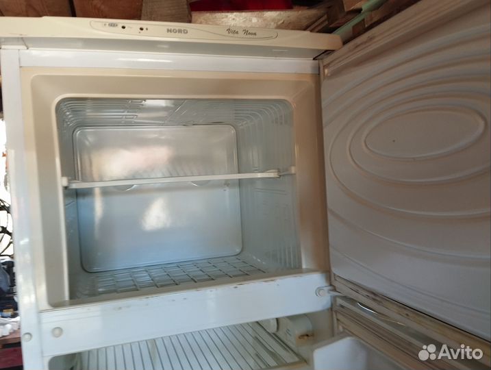 Продам холодильник