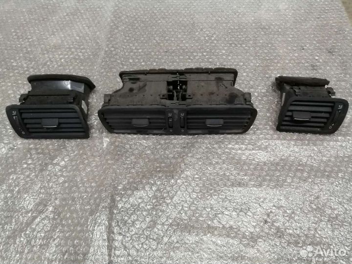 Воздуховод с панели volkswagen passat B6