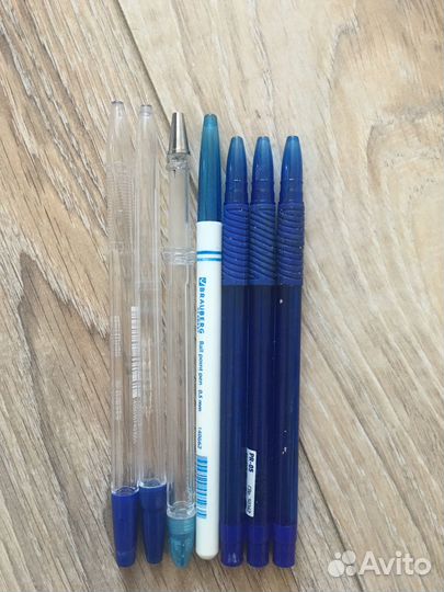 Карандаши простые и ручки