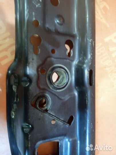 Верхняя планка телевизора радиатора Opel Astra H