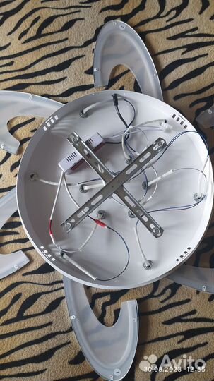 Люстра потолочная светодиодная с пультом