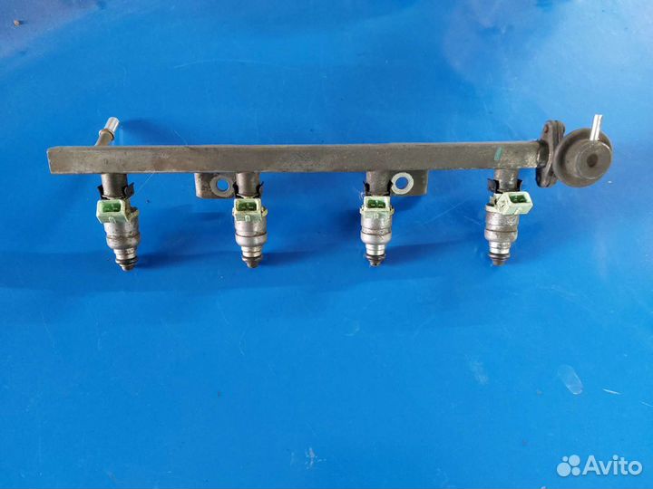 Топливная рампа с форсунками Дэу Нексия 16кл