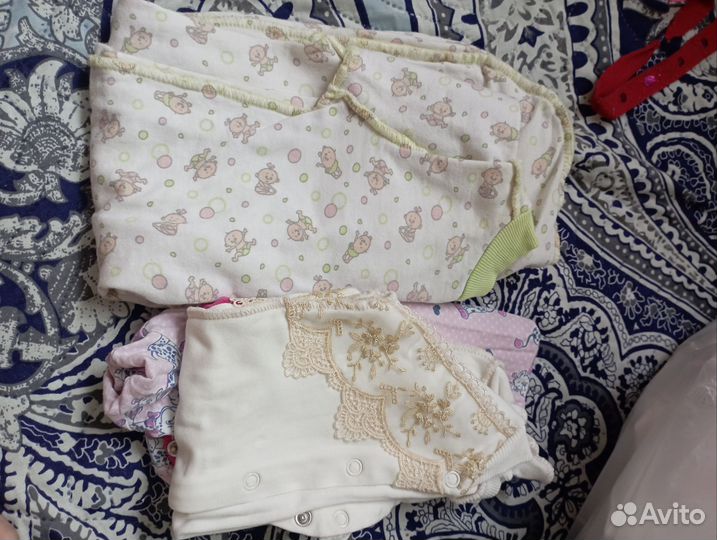 Коробка детских вещей