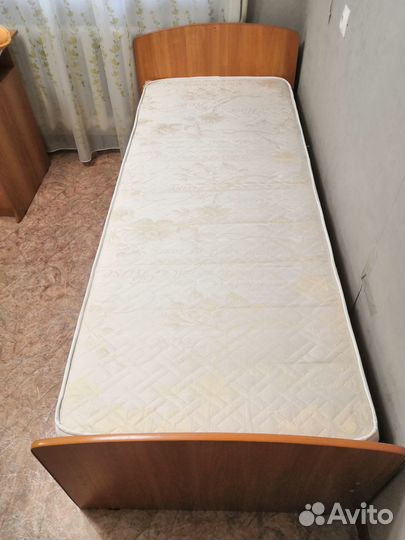 Кровать с матрасом односпальная 80х200