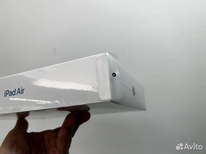 iPad Air 5 поколения M1 64Gb / новый/в пленке