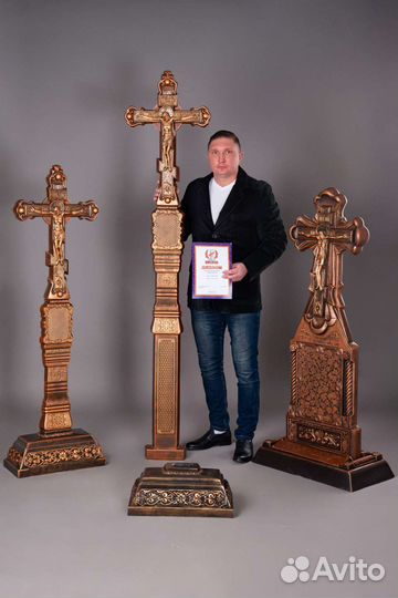 Памятник крест на могилу надгробия из камня