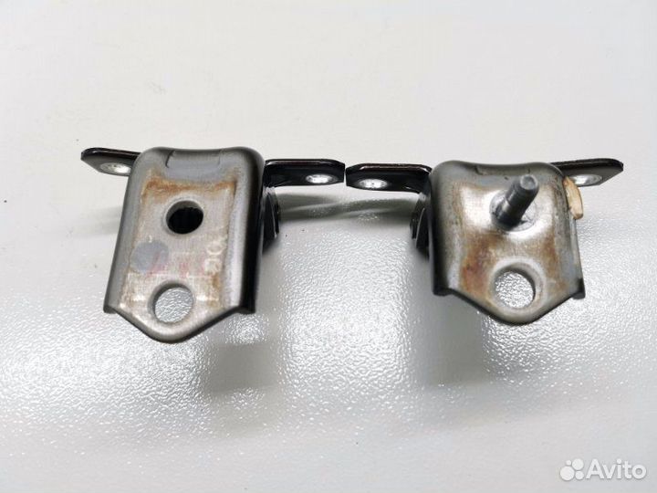 Петля двери задняя левая Mazda Cx-7 1 2.3 2008