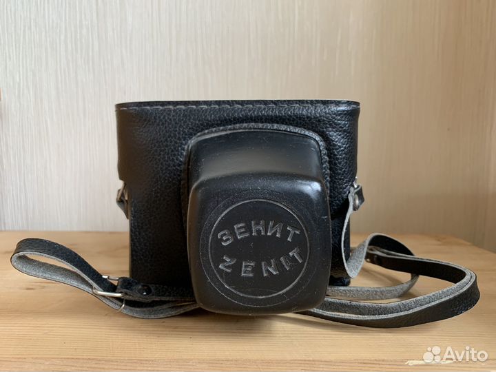 Пленочный фотоаппарат СССР Зенит 11