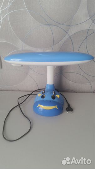 Настольная лампа