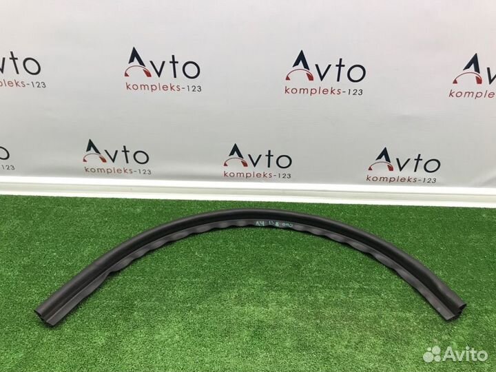 Уплотнение капота Audi A4 B8 cdnc 2011