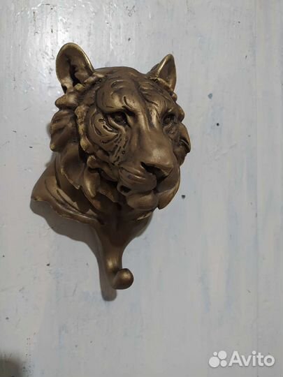 Вешалка для одежды настенная