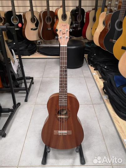 Укулеле баритон Flight NUB310