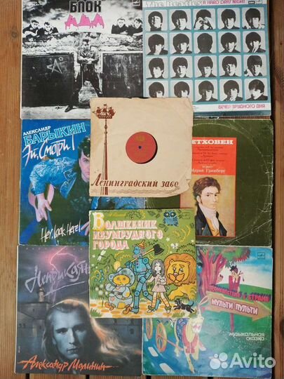 Много грампластинок СССР