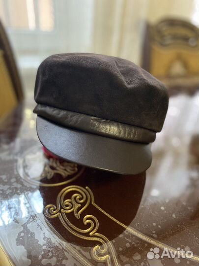 Кепка кожаная женская