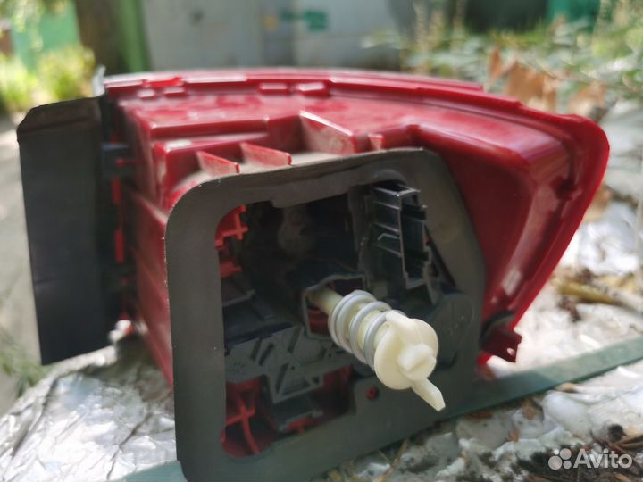 Фонарь задний левый volkswagen jetta 6