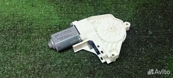 Моторчик стеклоподъемника передний левый Audi A5