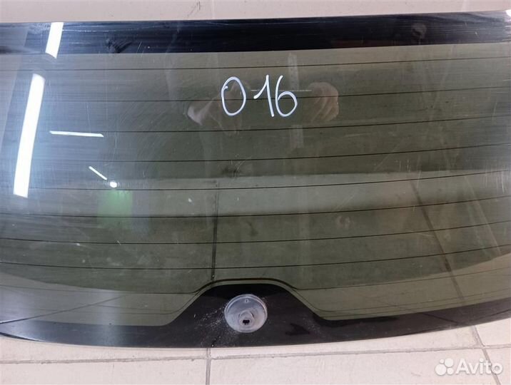 Стекло заднее Toyota Auris E18 2015