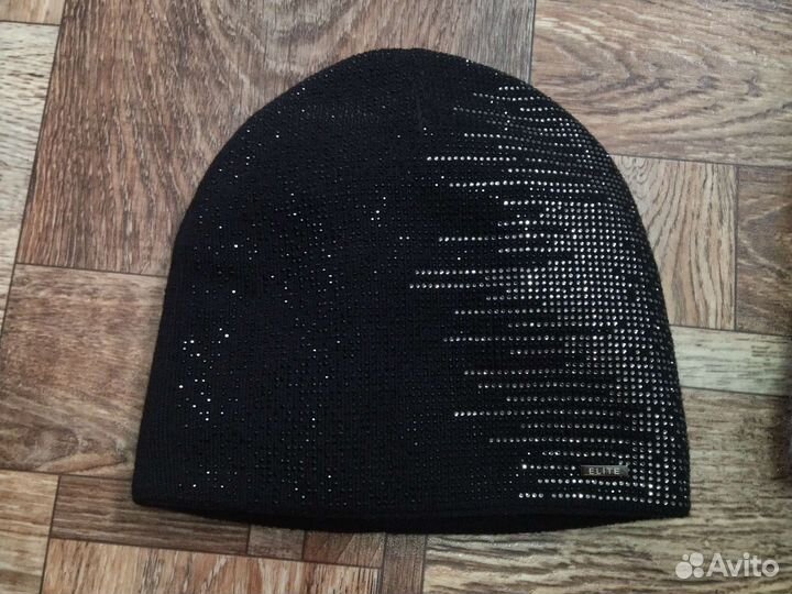 Шапки женские новые