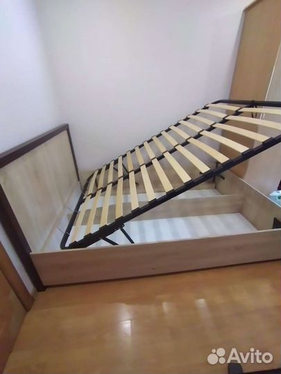 Кровать двухспальная с матрасом, 145210