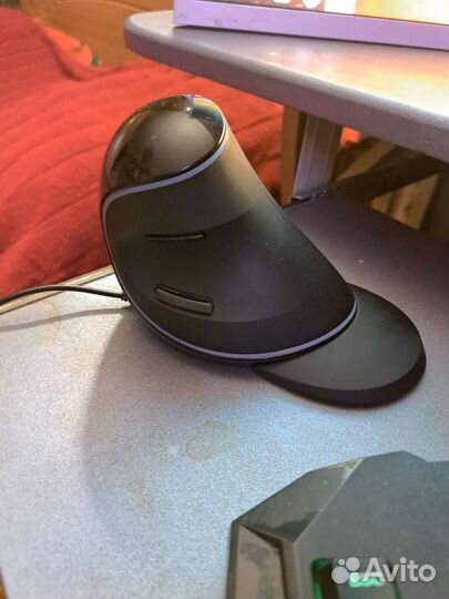 Компьютерная мышь вертикальная