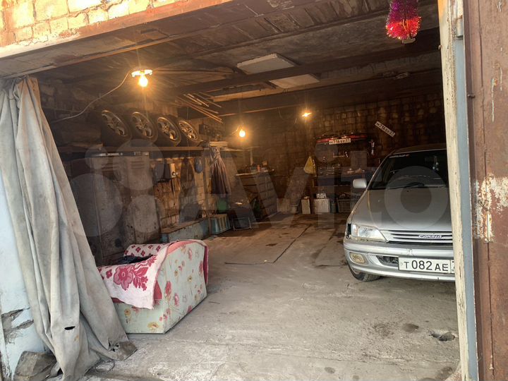 Гараж, > 30 м²