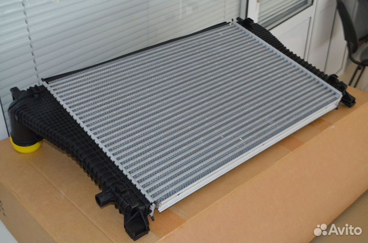 Интеркулер 5Q0145803R