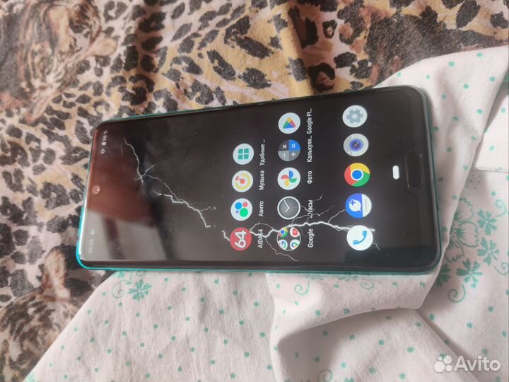 Sharp Aquos R3 6/128(snap 855, 120Гц экран)