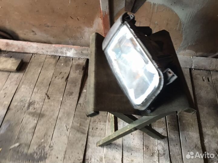 Фара правая wv passat b3