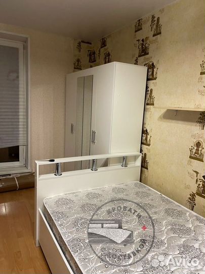 Кровать с матрасом