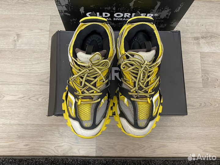 Balenciaga track