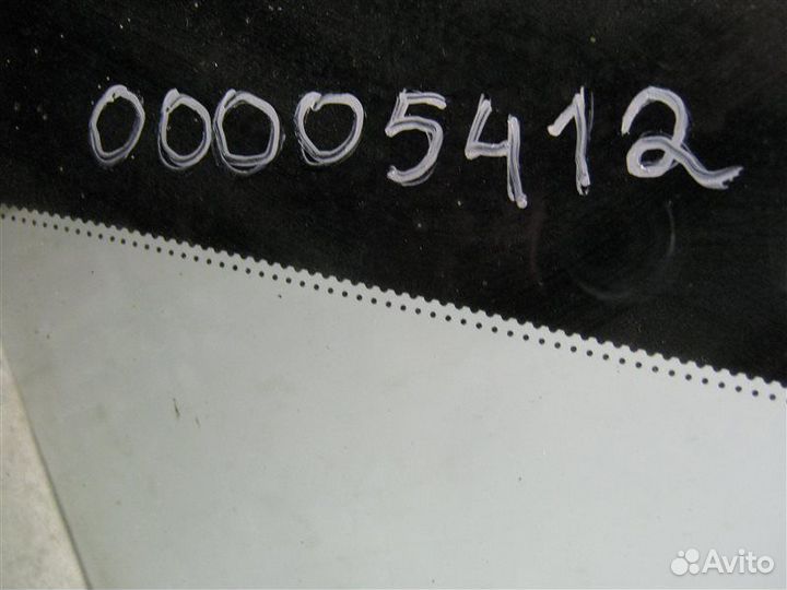 Стекло кузовное глухое правое Volkswagen Passat