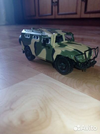 Модель 1:43 Газ 233036