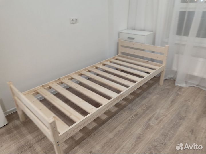 Кровать деревянная односпальная 90х200