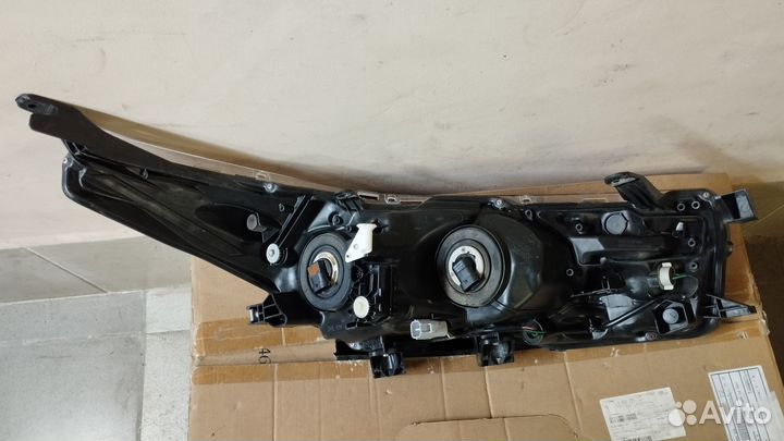 Фара левая Corolla E160, E170