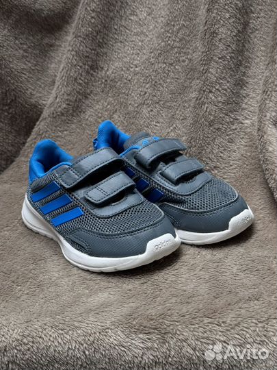 Кроссовки adidas детские 26 р